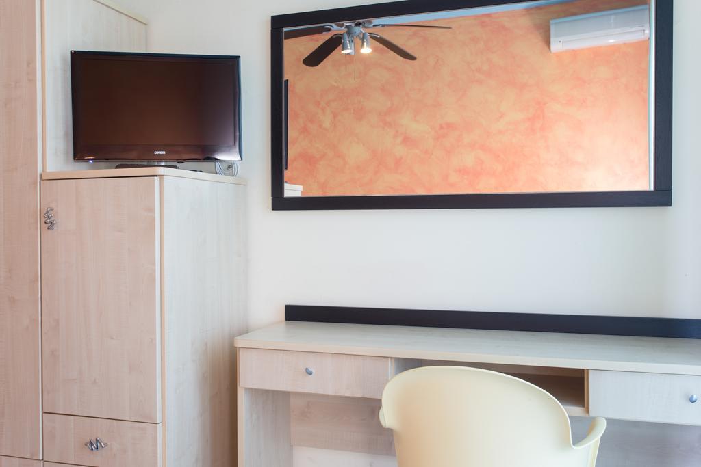 Hotel New Castle Cesenatico Room photo