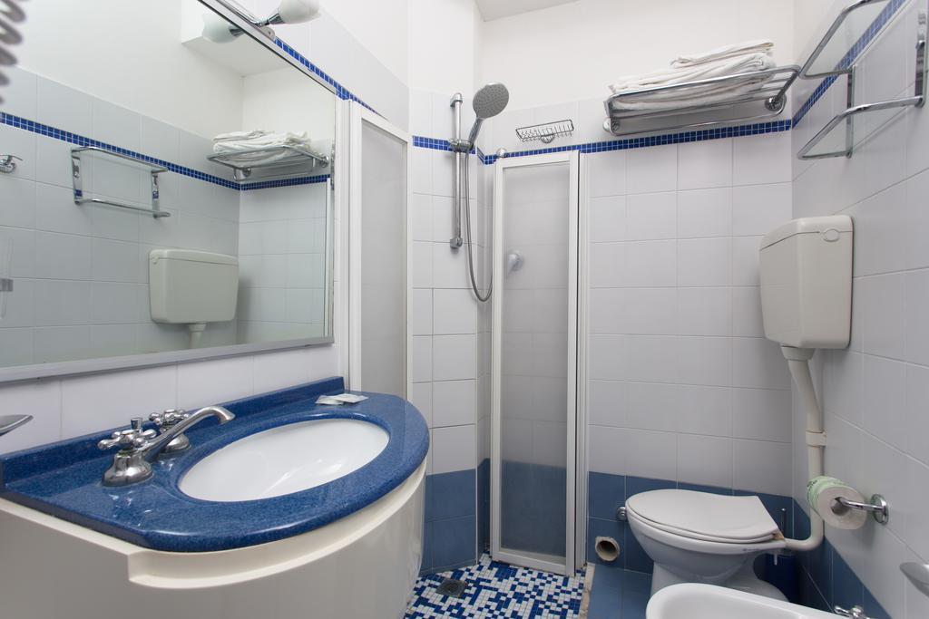 Hotel New Castle Cesenatico Room photo