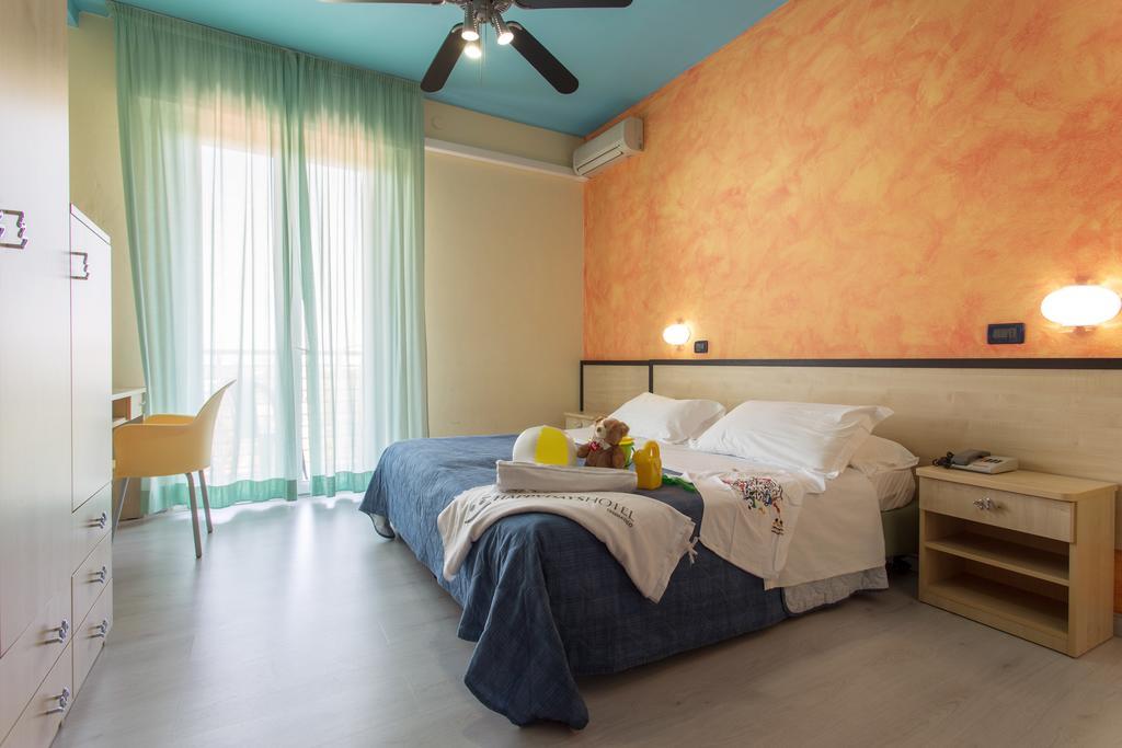 Hotel New Castle Cesenatico Room photo