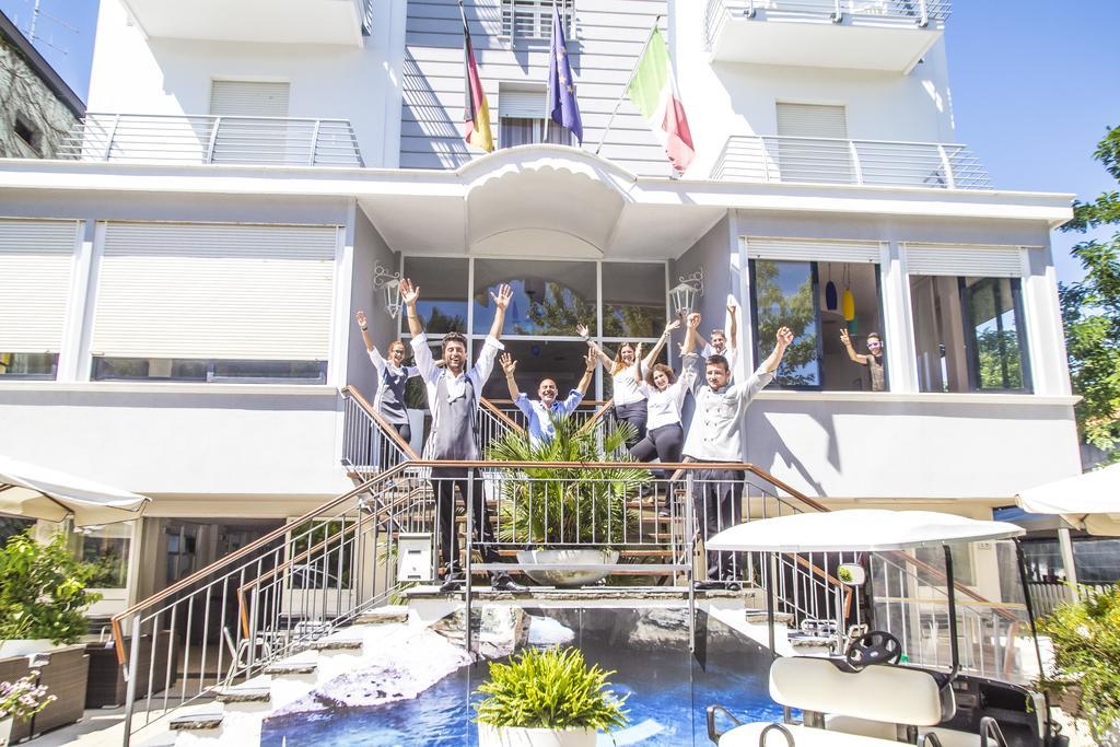 Hotel New Castle Cesenatico Exterior photo