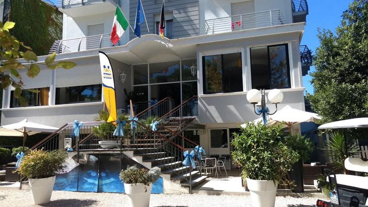 Hotel New Castle Cesenatico Exterior photo