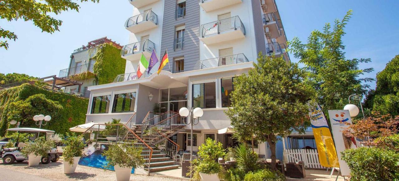 Hotel New Castle Cesenatico Exterior photo