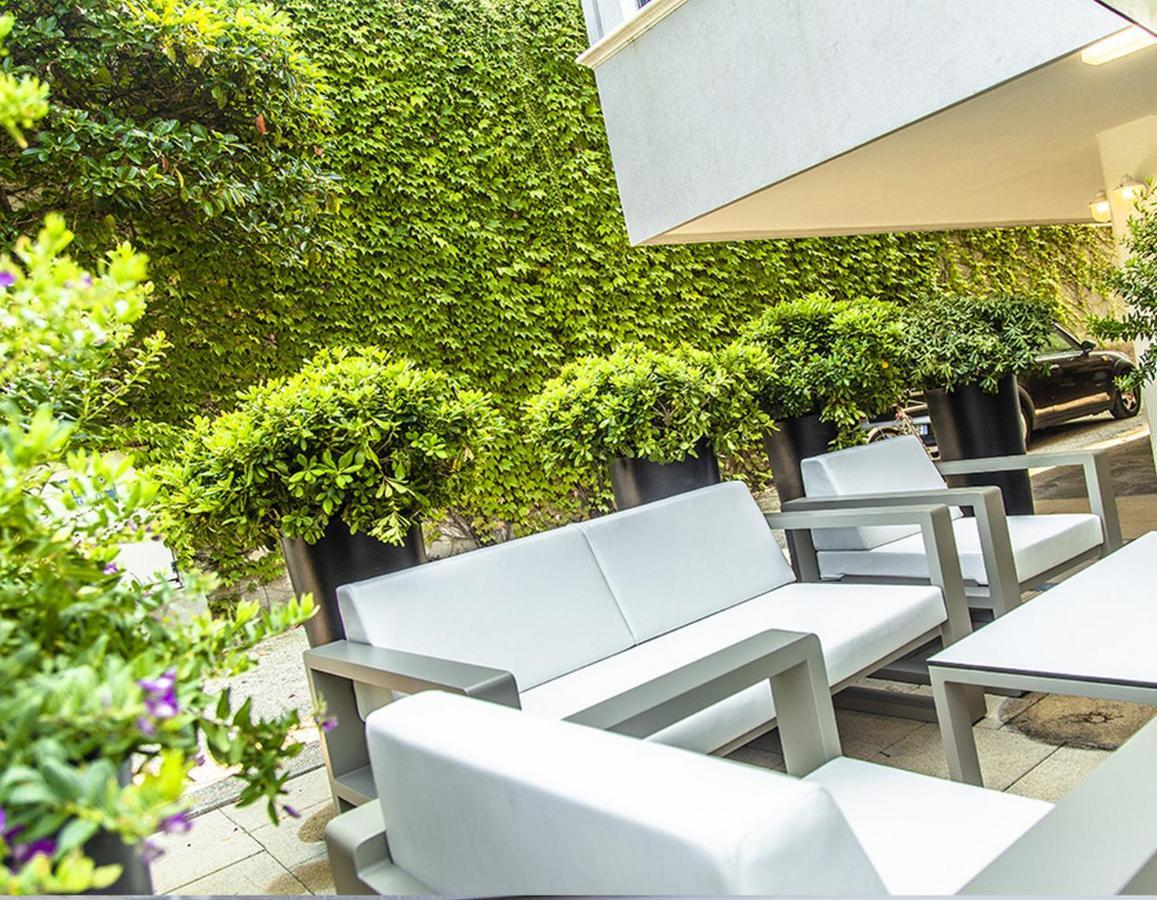 Hotel New Castle Cesenatico Exterior photo